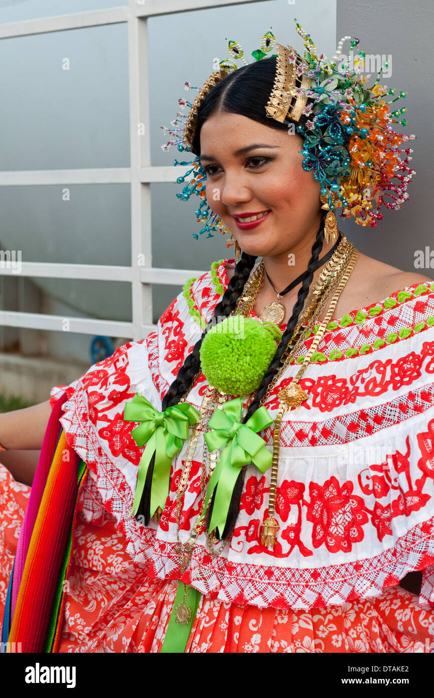 Del festival anual 'desfile de mil Polleras polleras' (MIL) en Las Tablas, Provincia de Los Santos, República de Panamá. Foto de stock