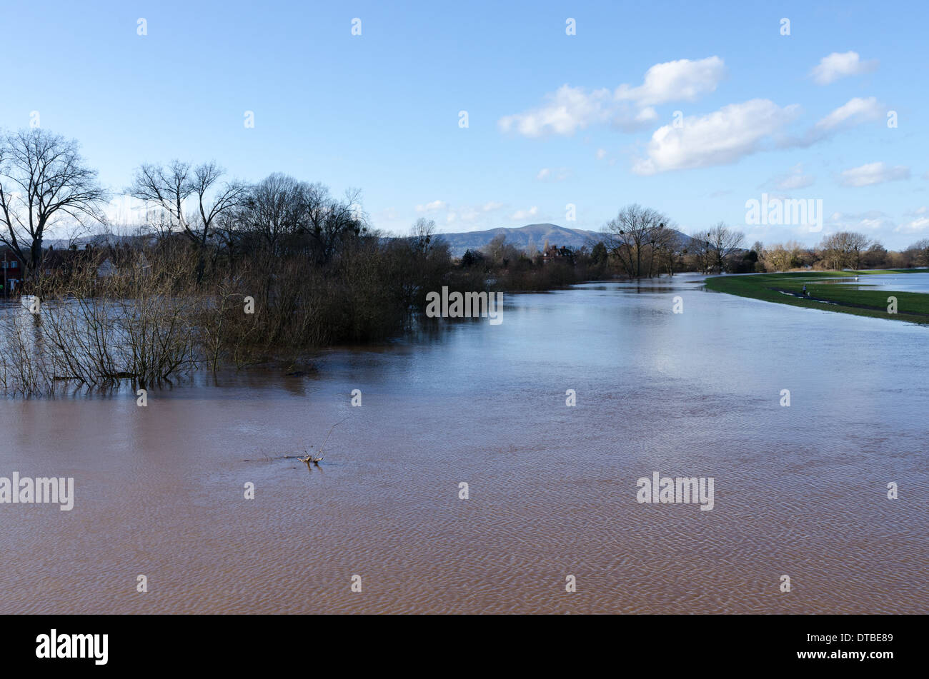 Inundado río Severn en Upton-on-Severn en Worcestershire Foto de stock