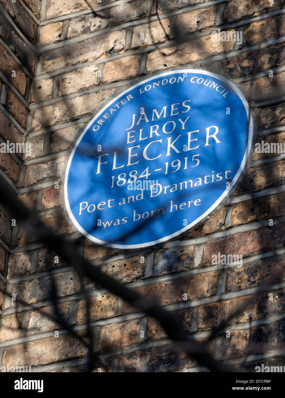 Placa azul en 9 Gilmore Road, Lewisham, Londres, Inglaterra, para James Elroy Flecker Foto de stock