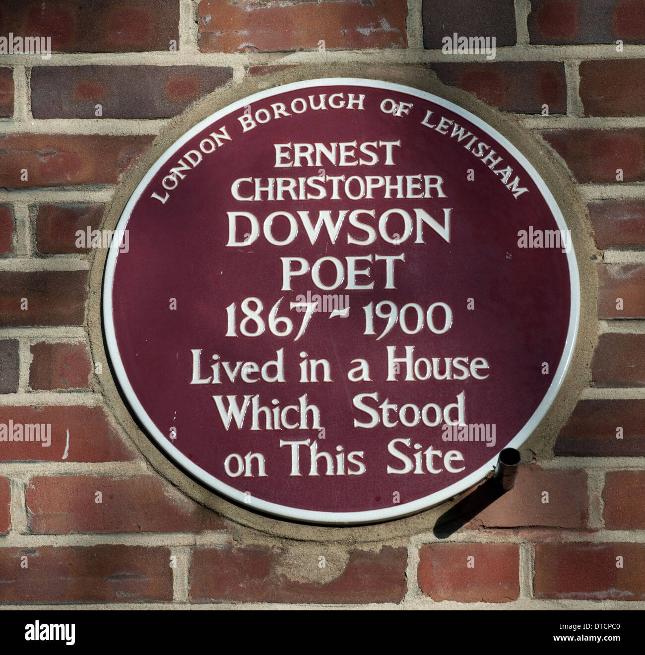 Placa granate para Ernest Christopher Dowson Dowson en corte, Belmont Grove, Lewisham, Londres, Reino Unido. Foto de stock