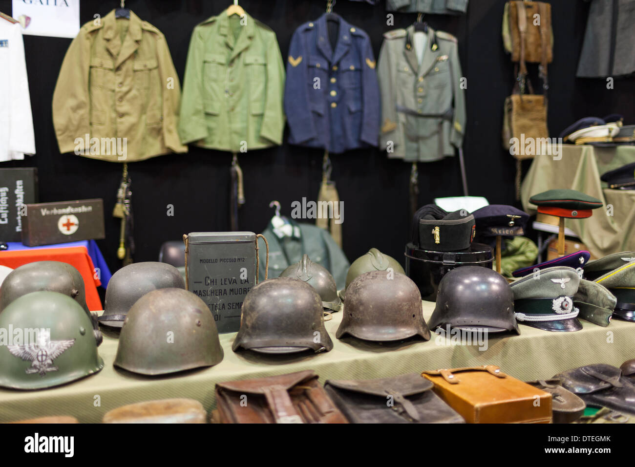 Ropa Militar Fotos e Imágenes de stock - Alamy