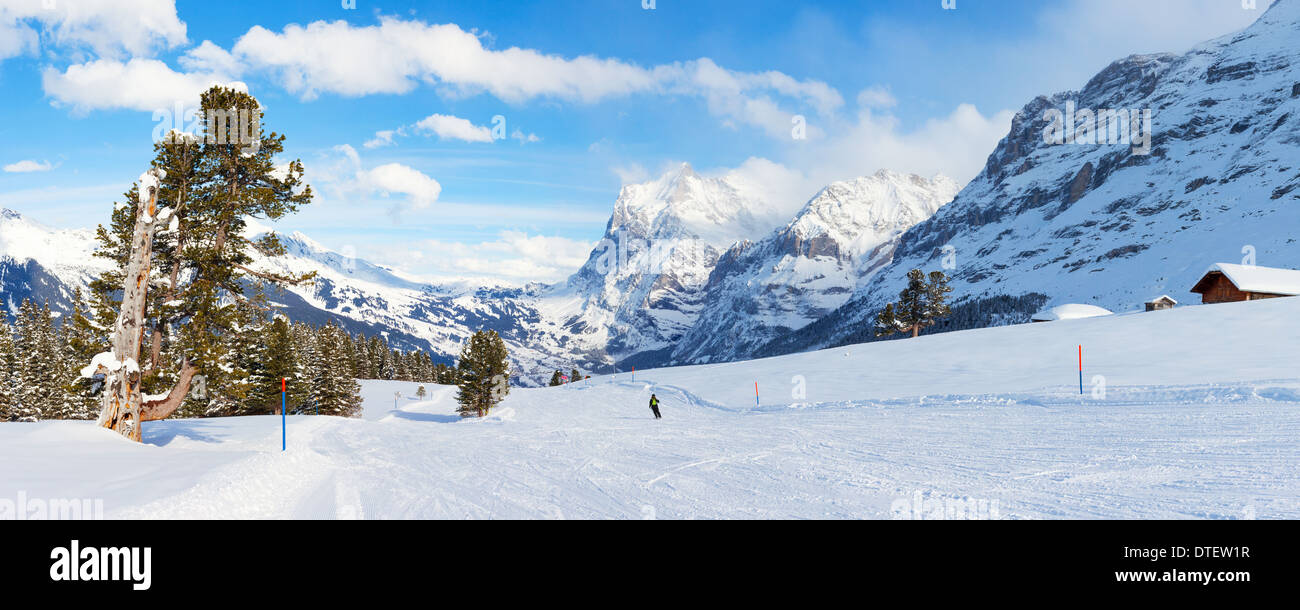 Vista panorámica de una estación de esquí en Grindelwald, Suiza. Foto de stock