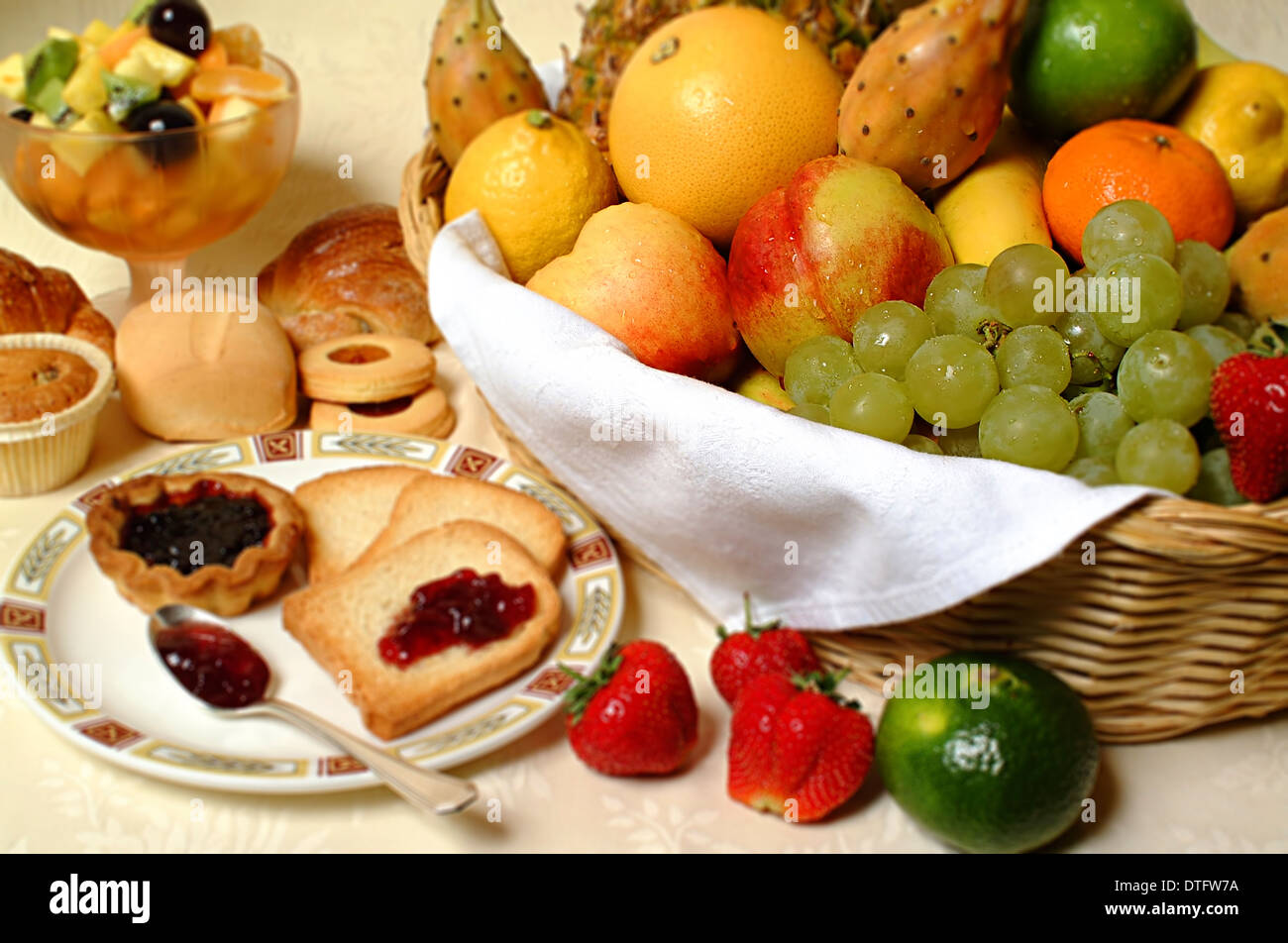 El desayuno, estilo italiano Foto de stock