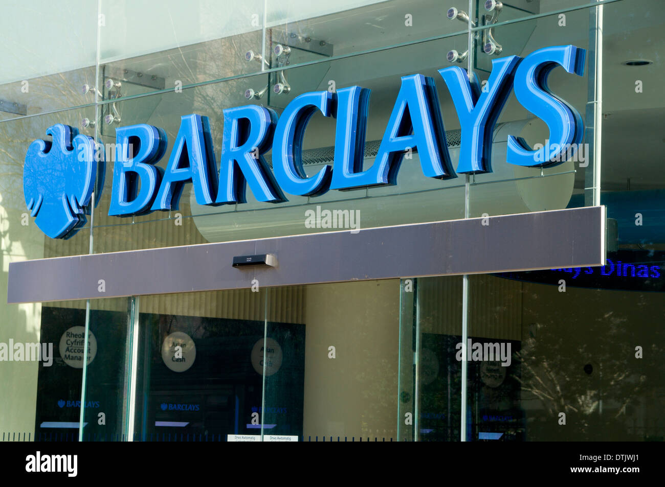 Barclays Bank, el centro de la ciudad de Cardiff, Gales. Foto de stock