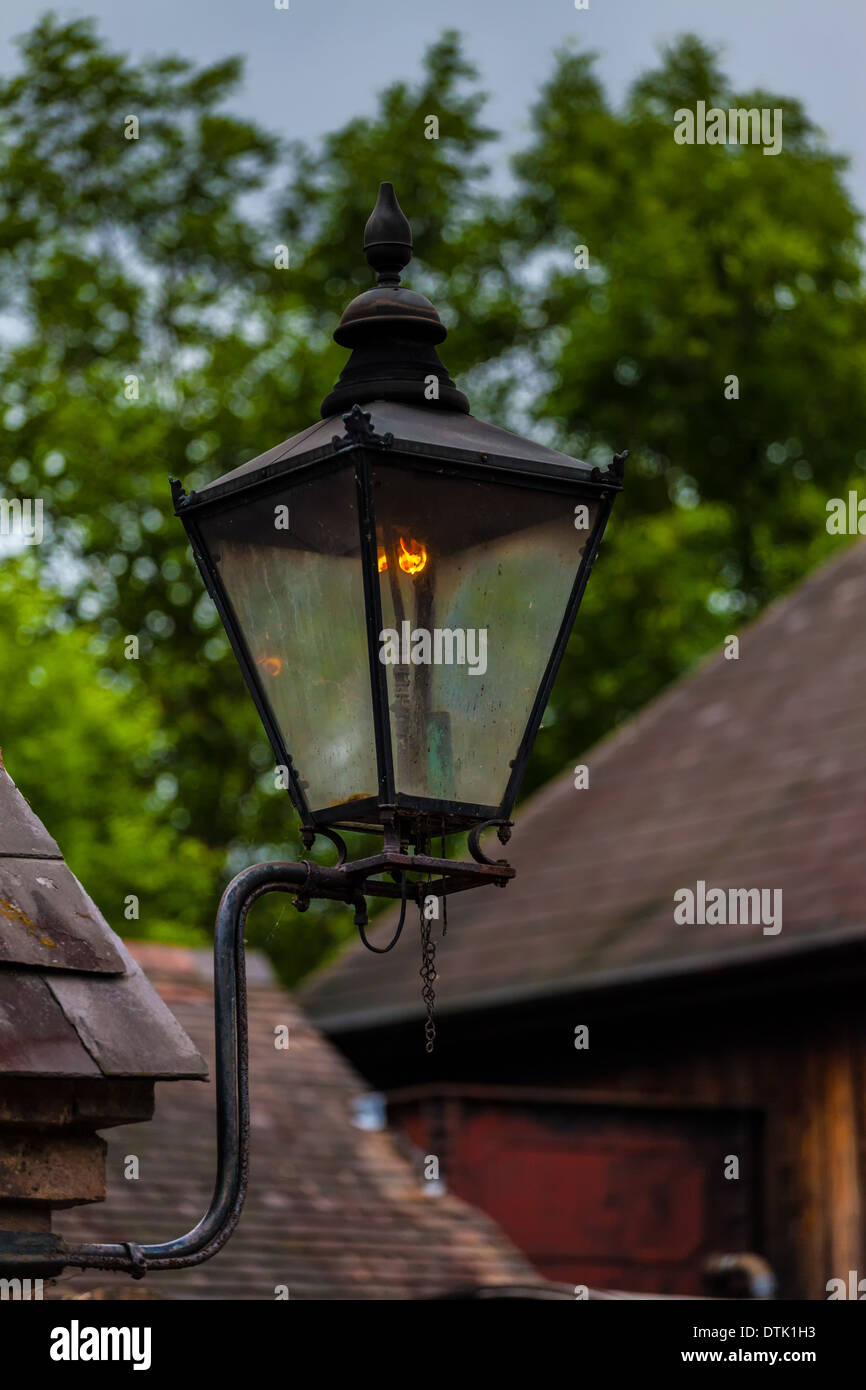 Gas lighting outdoor lamp fotografías e imágenes de alta resolución - Alamy