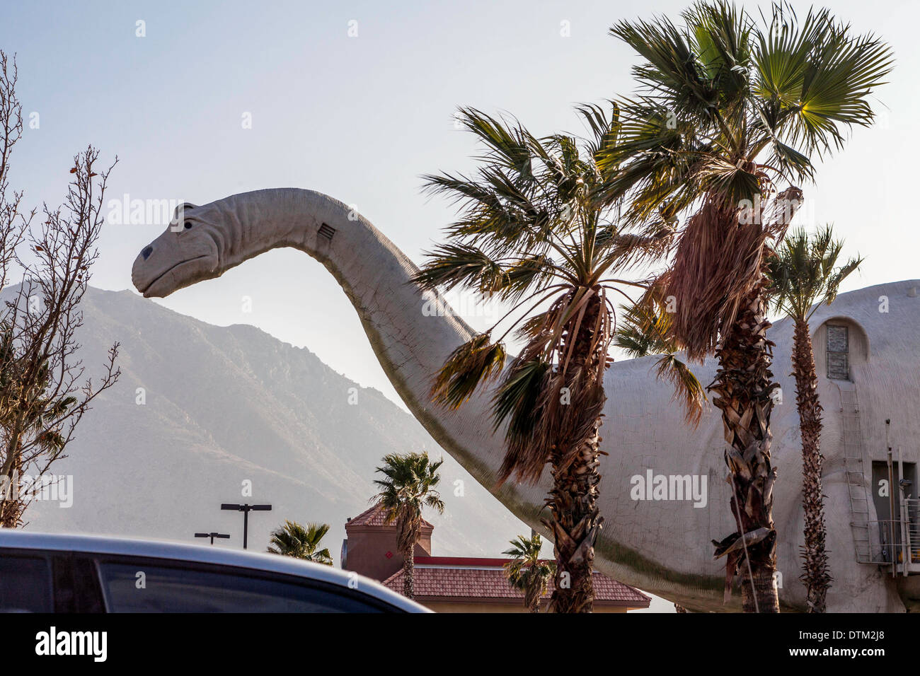 Los dinosaurios en Cabazon casa de California de la Banda Morongo de  Cahuillas Misión indios y Casino Morongo Fotografía de stock - Alamy