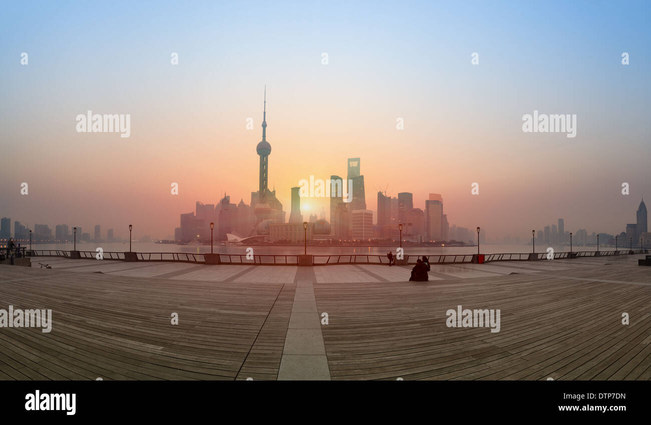 Panorámica de shanghai en el amanecer Foto de stock