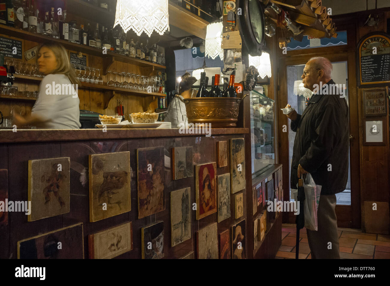 Interior de un coffee-shop. Venecia. Veneto. Italia Foto de stock