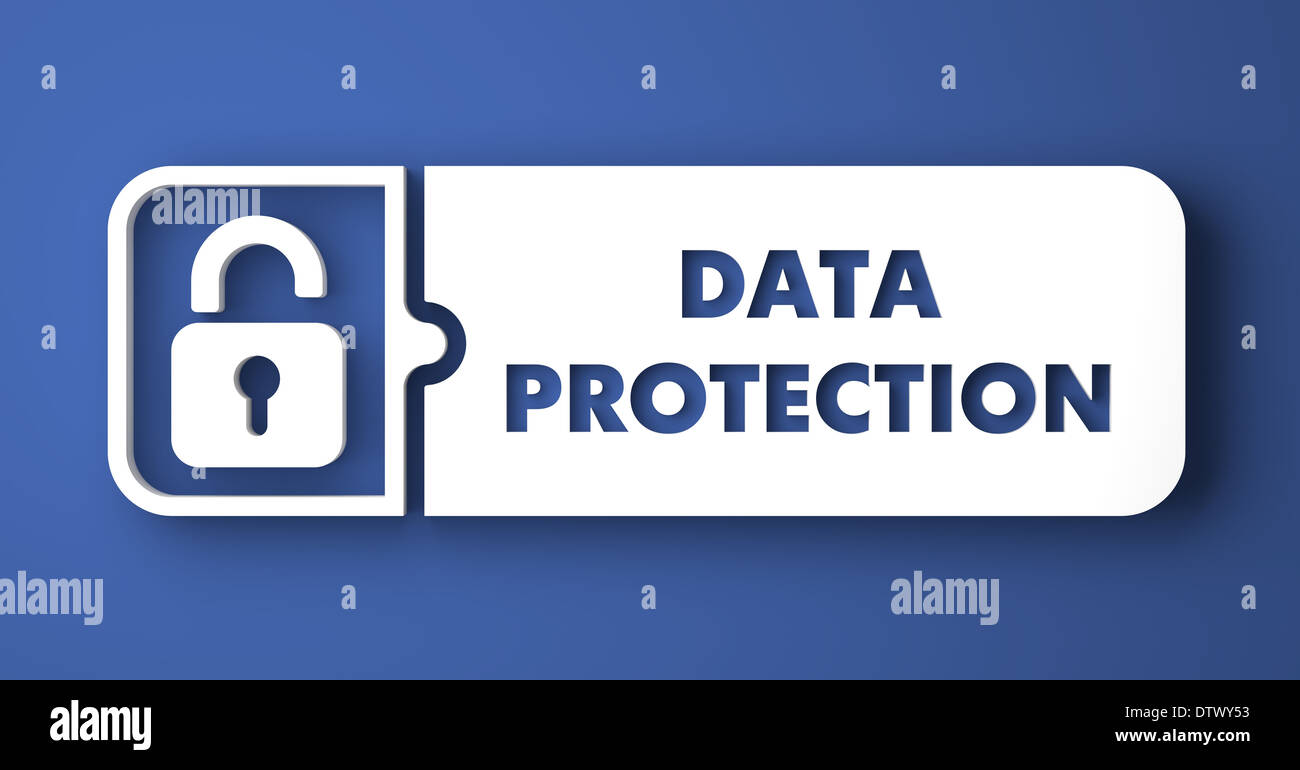 Concepto de protección de datos. Botón blanco sobre fondo azul en el estilo de diseño plano. Foto de stock