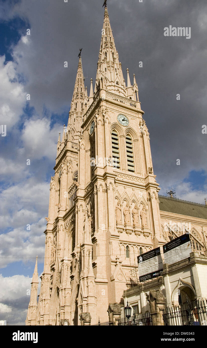 Basilica nuestra señora de lujan fotografías e imágenes de alta ...