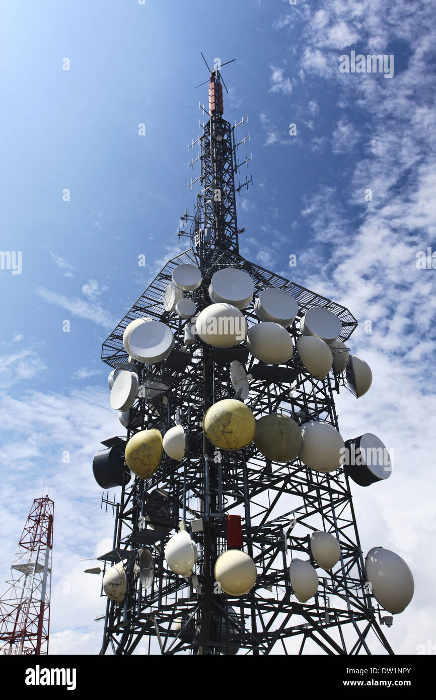 Repetidor de antena de TV Fotografía de stock - Alamy