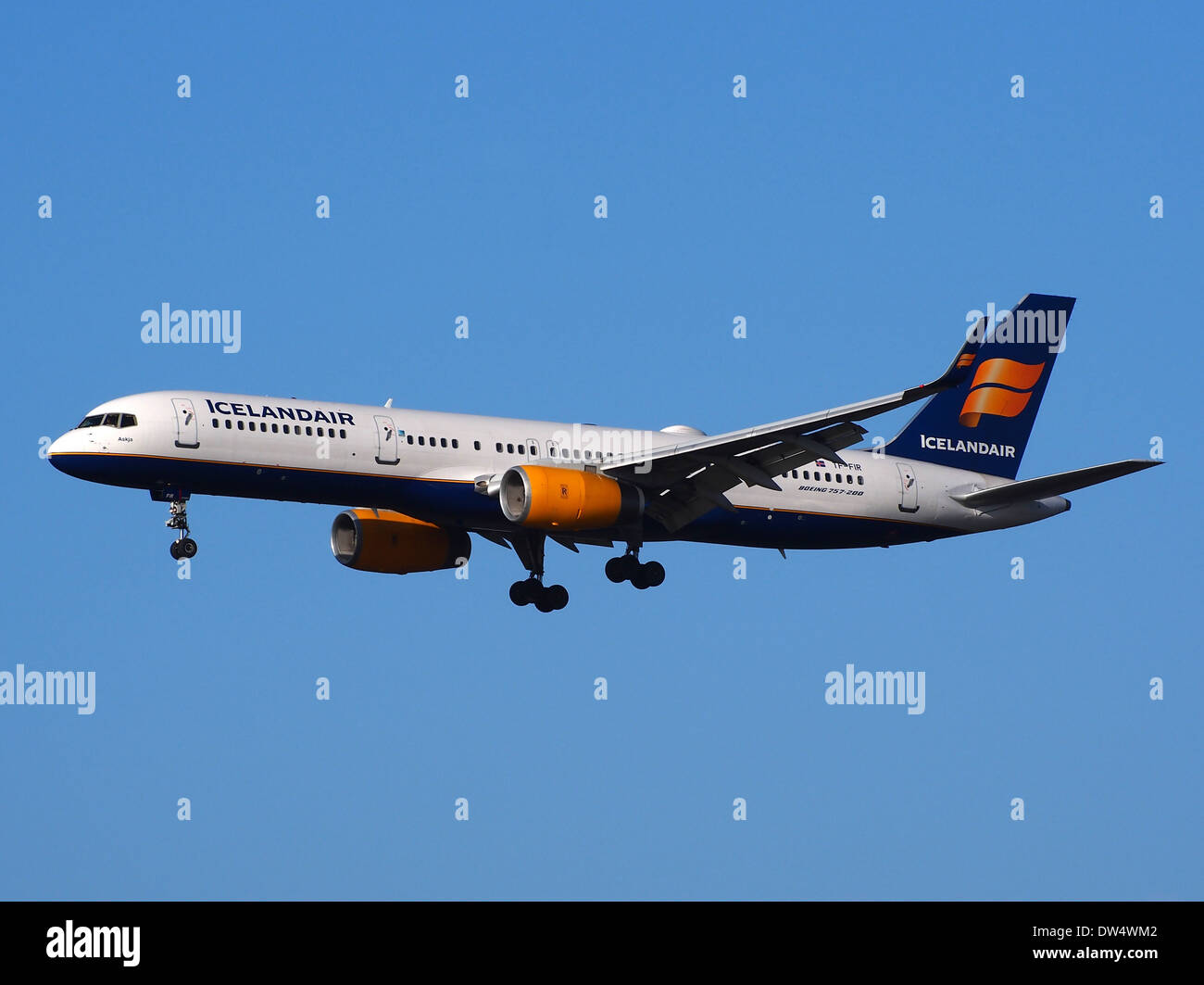 TF-FIR Icelandair Boeing 757-256 (WL) Foto de stock