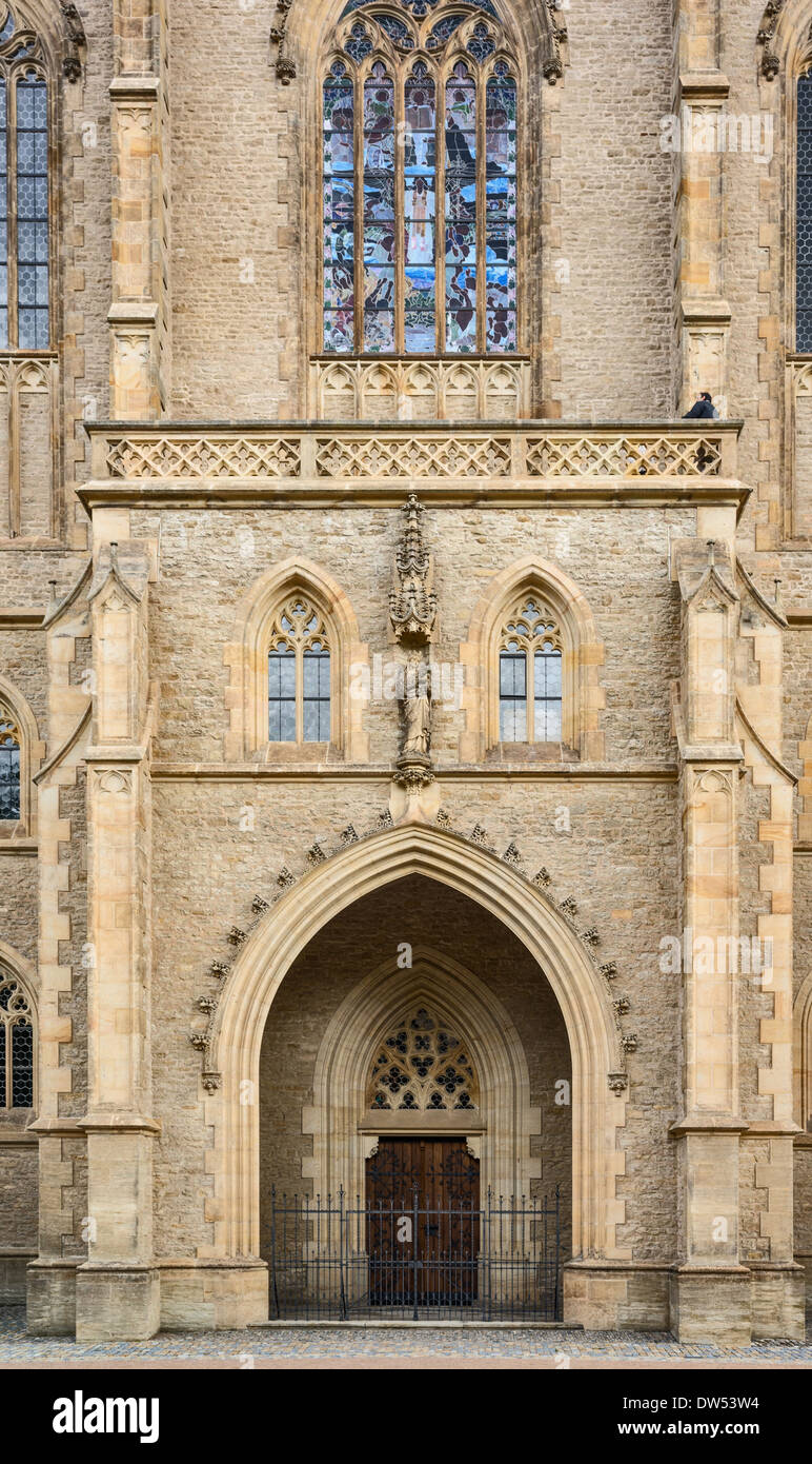 Fachada de la Iglesia de Santa Bárbara, puerta de Kutná Hora, Bohemia, República Checa Fotografía de stock - Alamy Fachada de la Iglesia de Santa Bárbara, puerta de Kutná Hora, Bohemia, República Checa Fotografía de stock - Alamy