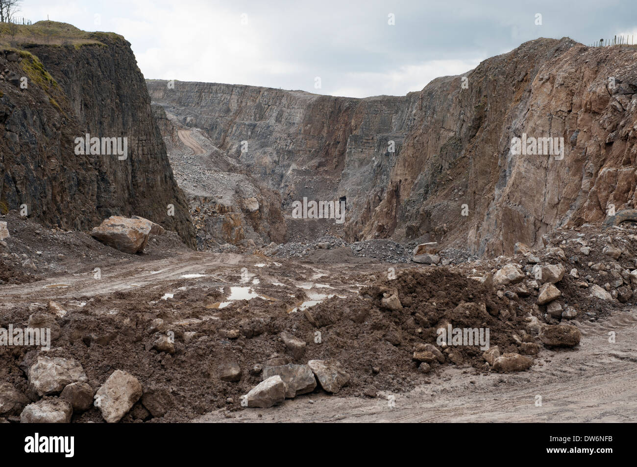 Cantera a cielo abierto de minerales de alto Rake en Longstone Edge en Derbyshire Foto de stock