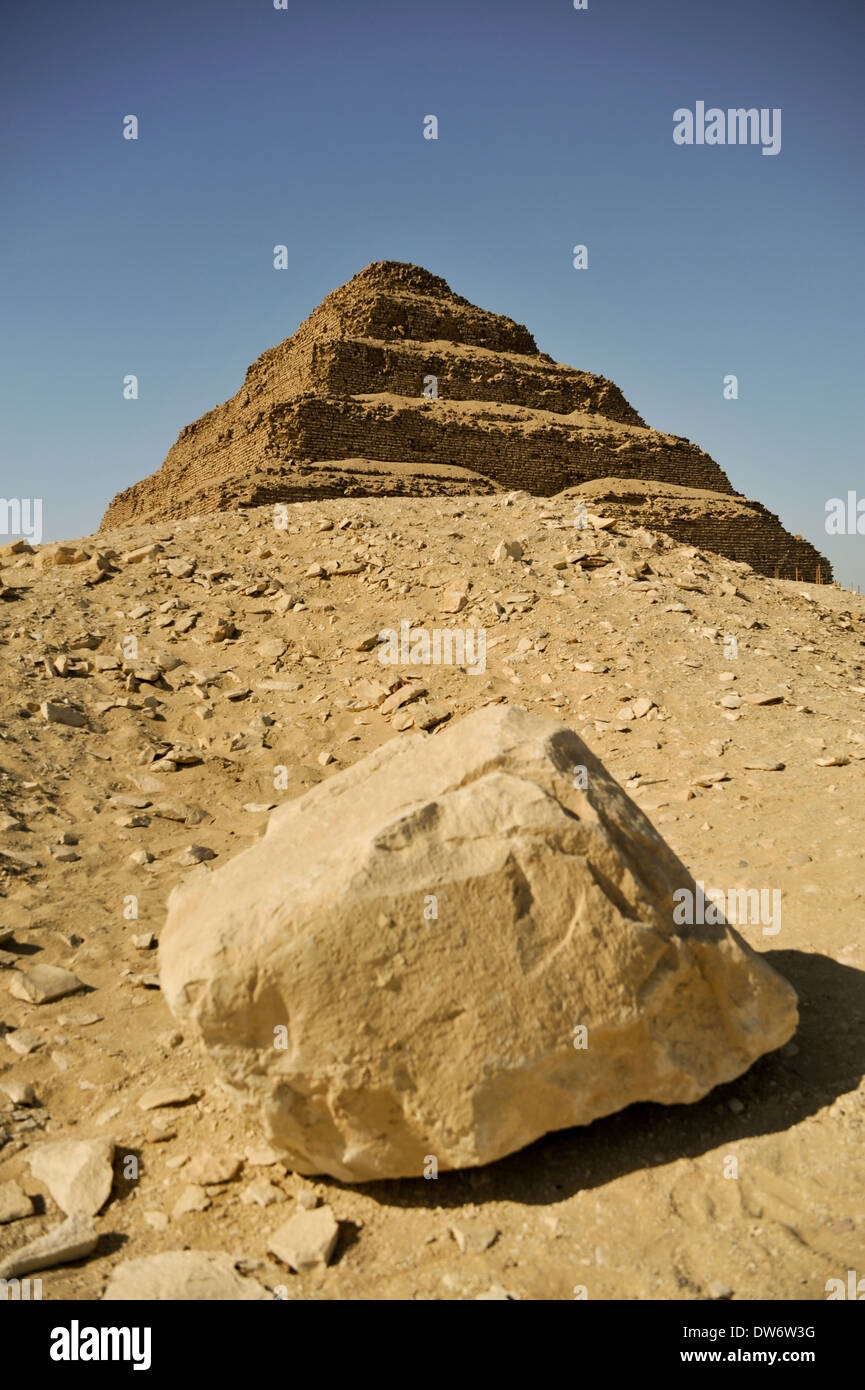 El paso Pirámide de Djoser en Saqqara, Egipto. Foto de stock