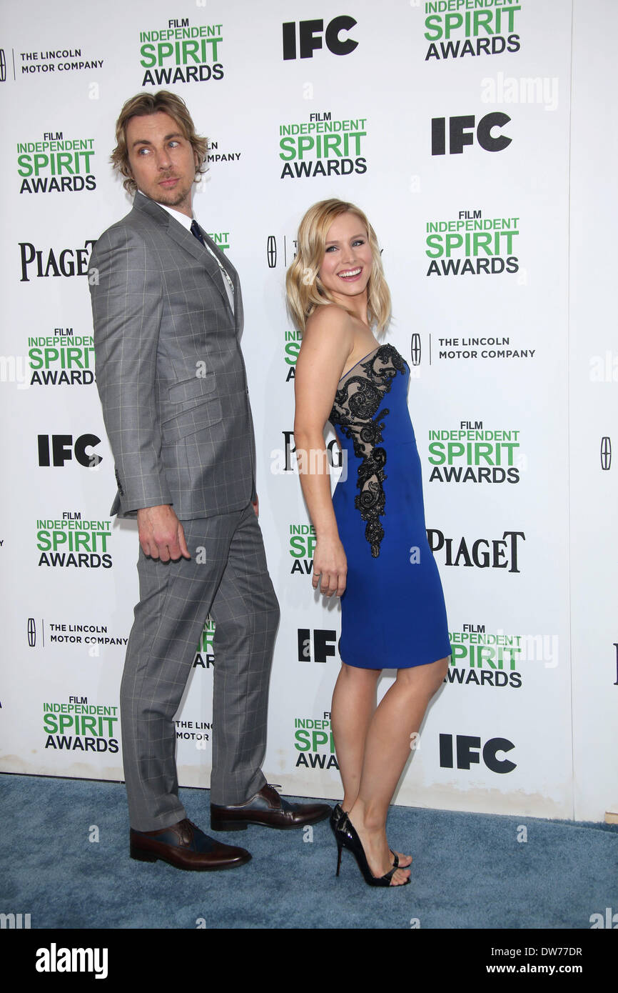 Los actores Kristen Bell y Dax Shepard (R) asistir a los Film Independent Spirit Awards en la playa de Santa Mónica en Los Angeles, EE.UU., el 01 de marzo de 2014. Foto: Hubert Boesl/dpa - SIN CABLE SERVICIO - Foto de stock