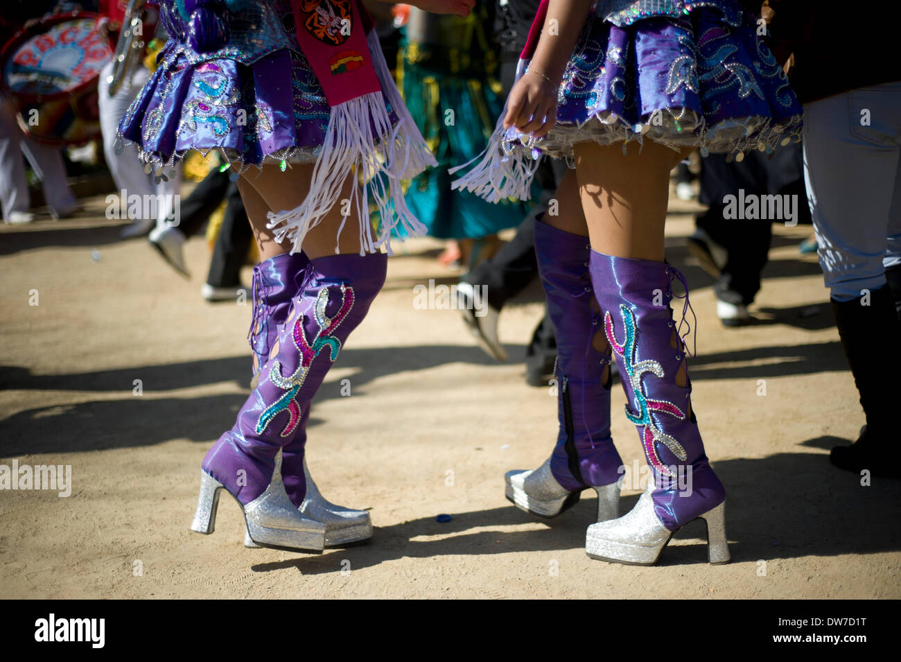 Boots carnival parade fotografías e imágenes de alta resolución - Alamy