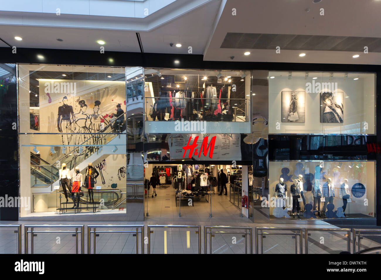 H&M tienda de ropa en el centro comercial Pavilions, Birmingham, West  Midlands, Inglaterra, Reino Unido Fotografía de stock - Alamy