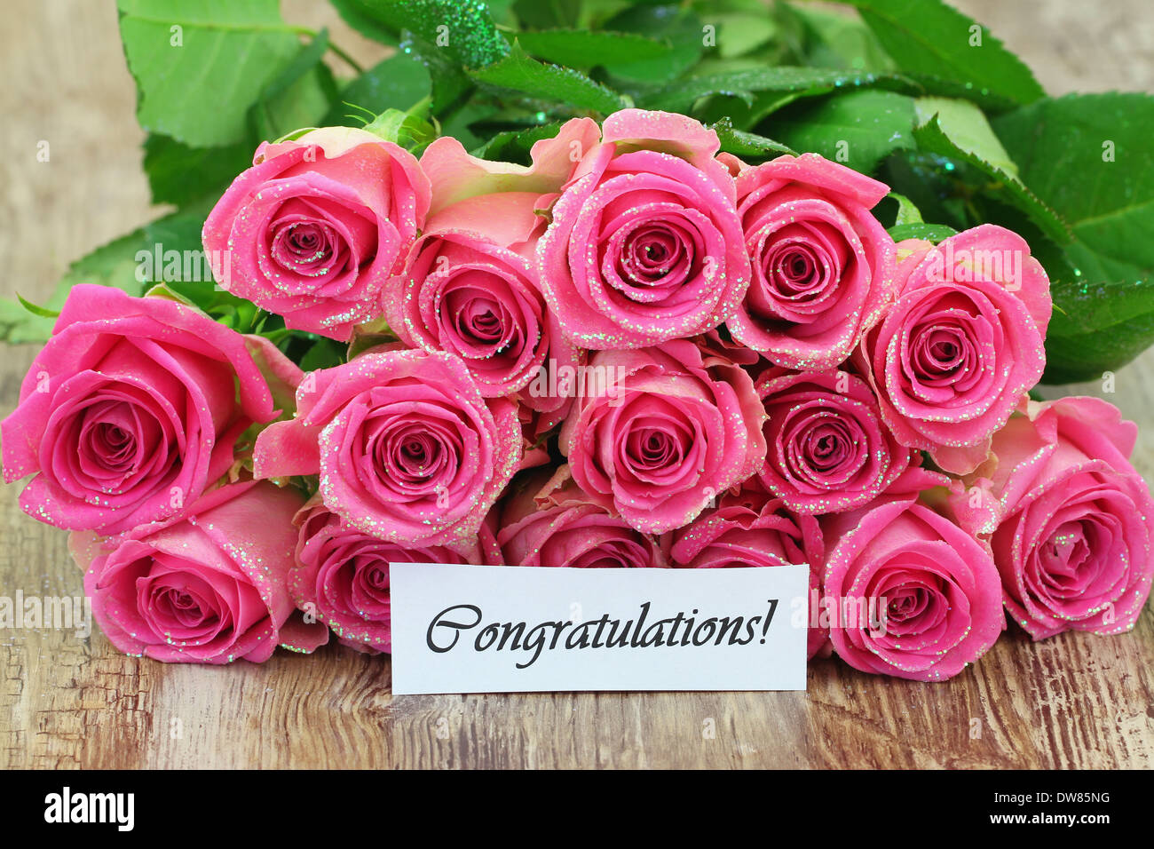 Congratulations card with roses fotografías e imágenes de alta resolución -  Alamy