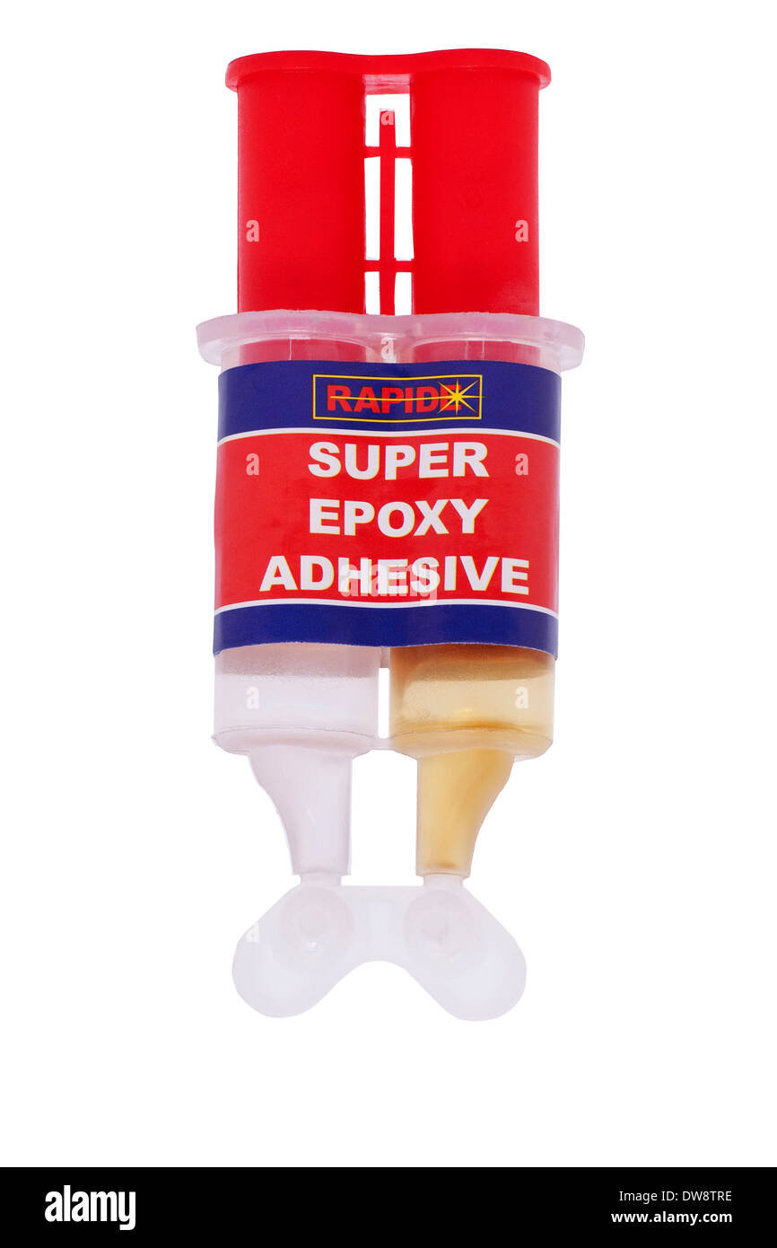 Un tubo de Rapide super pegamento adhesivo epoxi sobre un fondo blanco. Foto de stock
