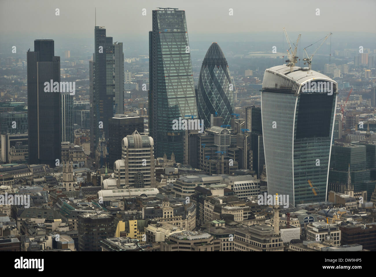 Fotografía aérea mostrando los edificios de gran altura de la milla cuadrada en Londres Foto de stock