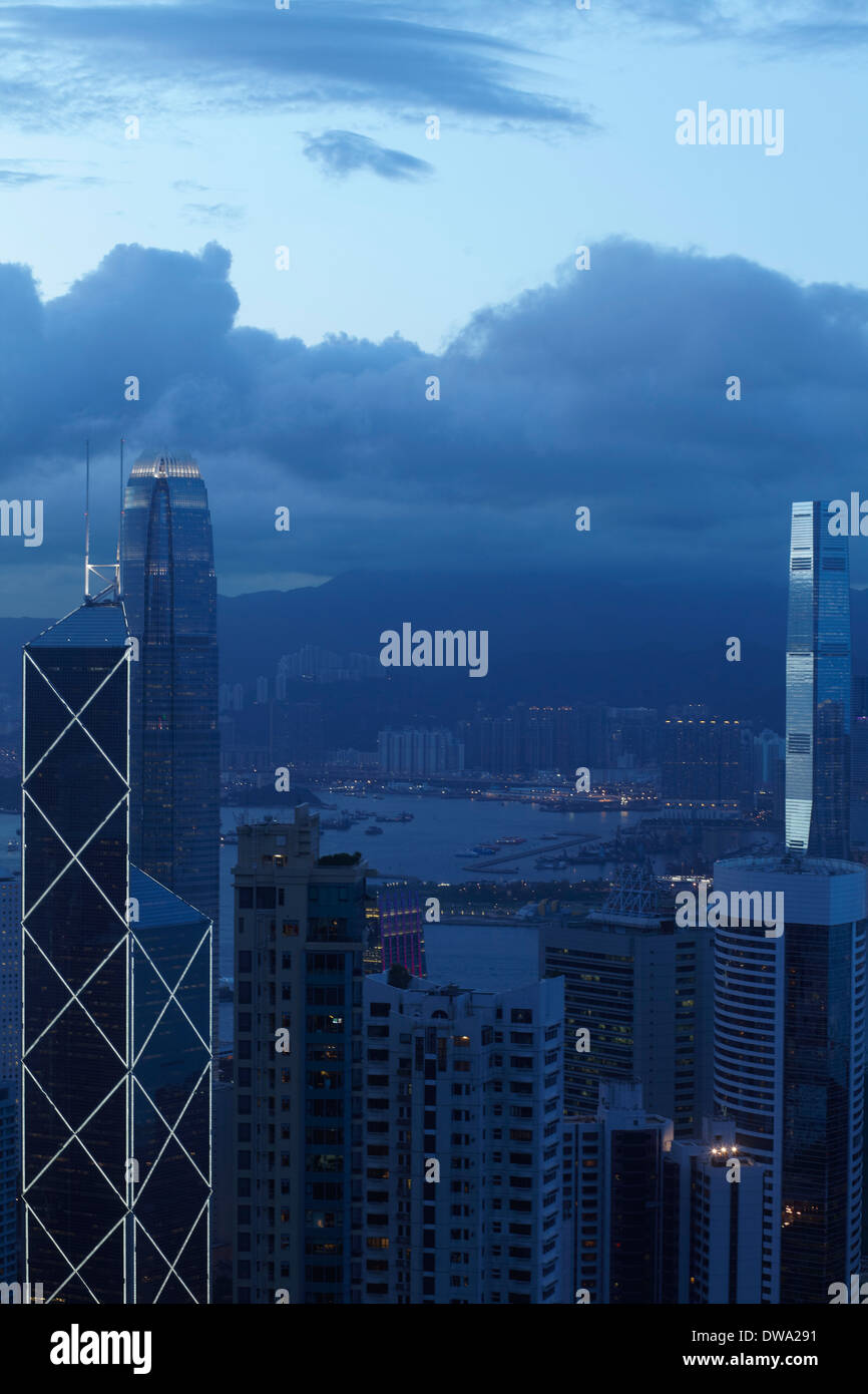 Vista aérea de la ciudad de los rascacielos, Hong Kong, China Foto de stock