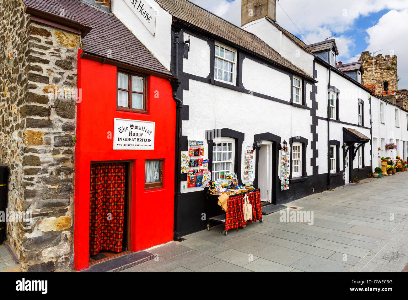 La casa más pequeña de Gran Bretaña en el Harbourfront en Conwy, North Wales, REINO UNIDO Foto de stock