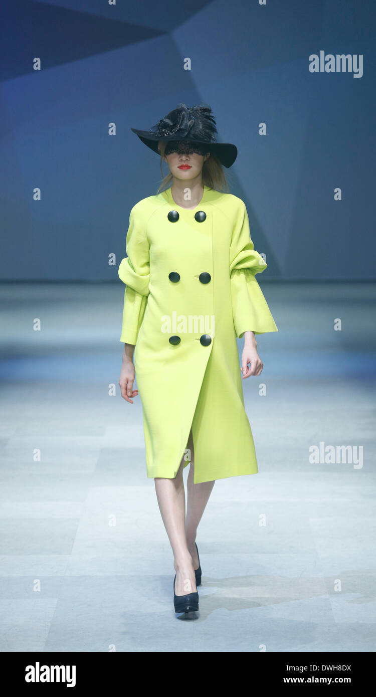 Daegu, Corea del Sur. 7 de marzo de 2014. Una modelo ...