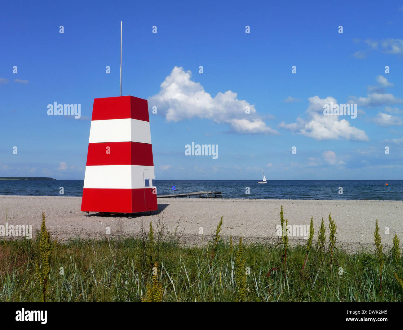 Torre de vigilancia en la playa de kerteminde, Fionia, Dinamarca Foto de stock