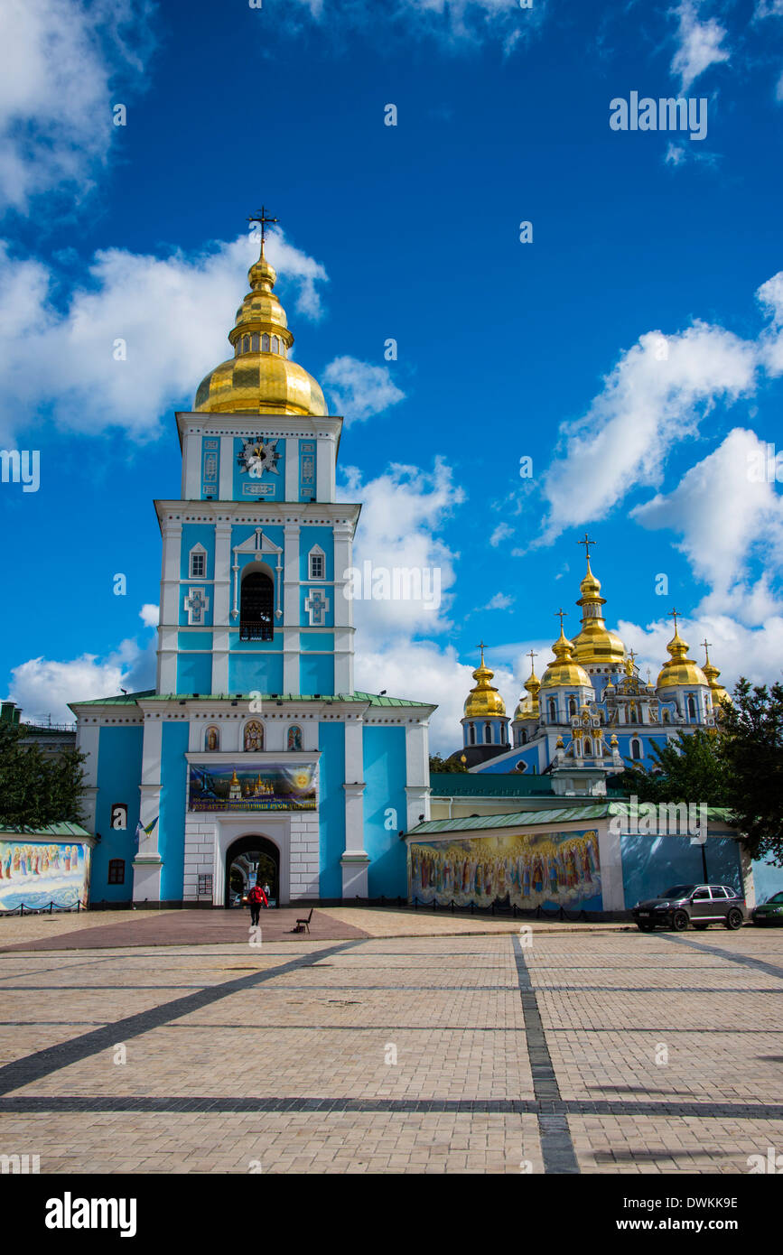 San Miguel de la catedral con cúpula dorada, Kiev, Ucrania, Europa Foto de stock
