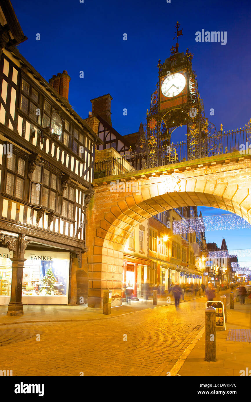 East Gate Clock en Navidad, Chester, Cheshire, Inglaterra, Reino Unido, Europa Foto de stock