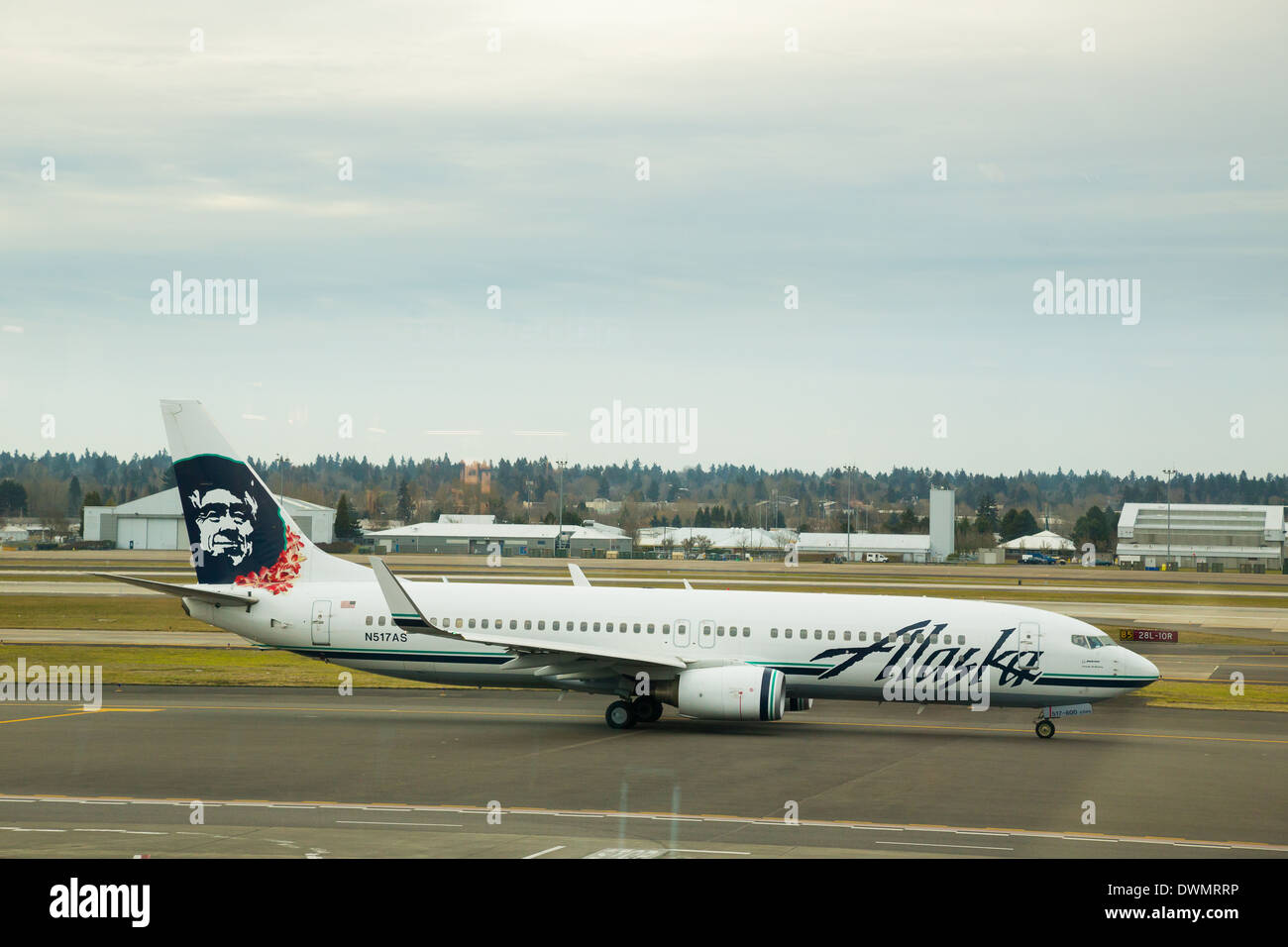 Portland, Oregon, USA - 27 de enero de 2014: un vuelo de Alaska Airlines, listos para el despegue en el aeropuerto internacional de portland pdx. Foto de stock