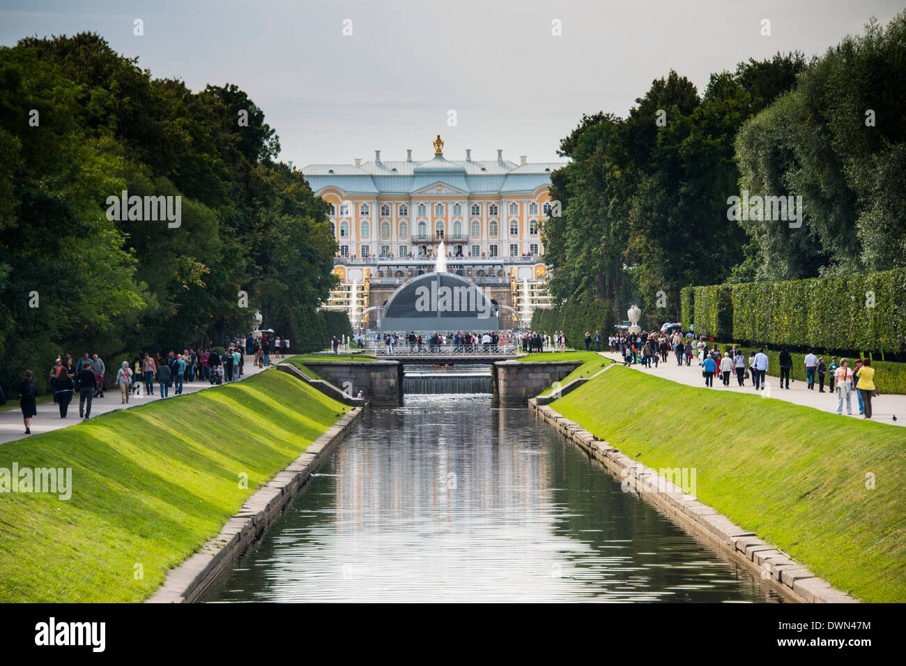 Peterhof (Petrodvorets), Sitio de Patrimonio Mundial de la UNESCO, en San Petersburgo, Rusia, Europa Foto de stock