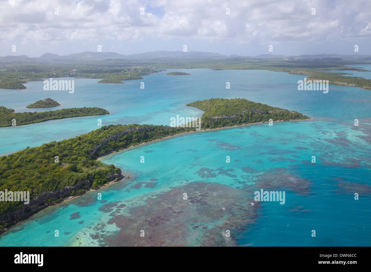Vista de Mercers Creek Bay, Antigua, Islas de Sotavento, Antillas, Caribe, América Central Foto de stock