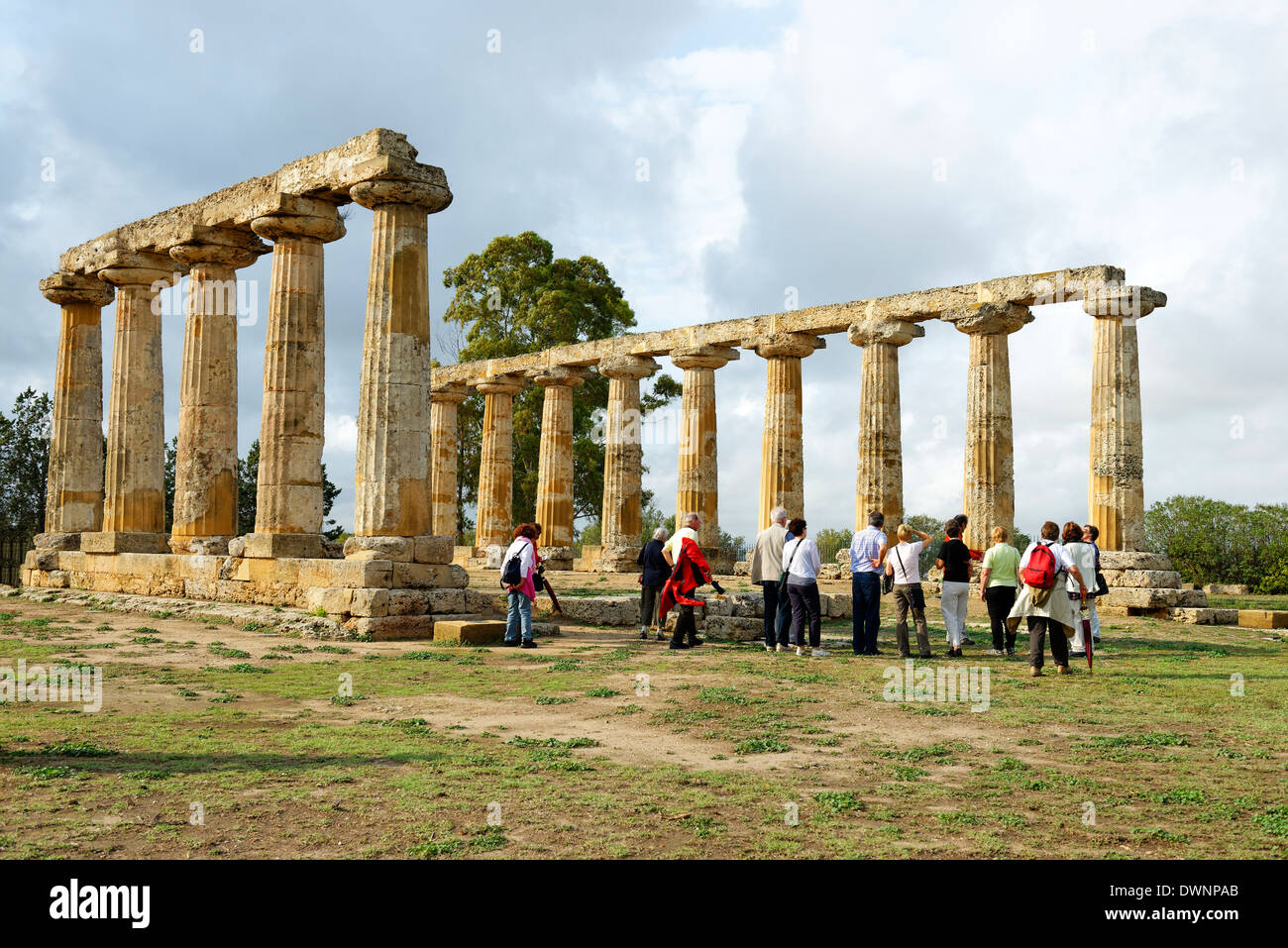 Templo de Hera, la antigua ciudad de Metapontum, Bernalda, región de Basilicata, Italia Foto de stock