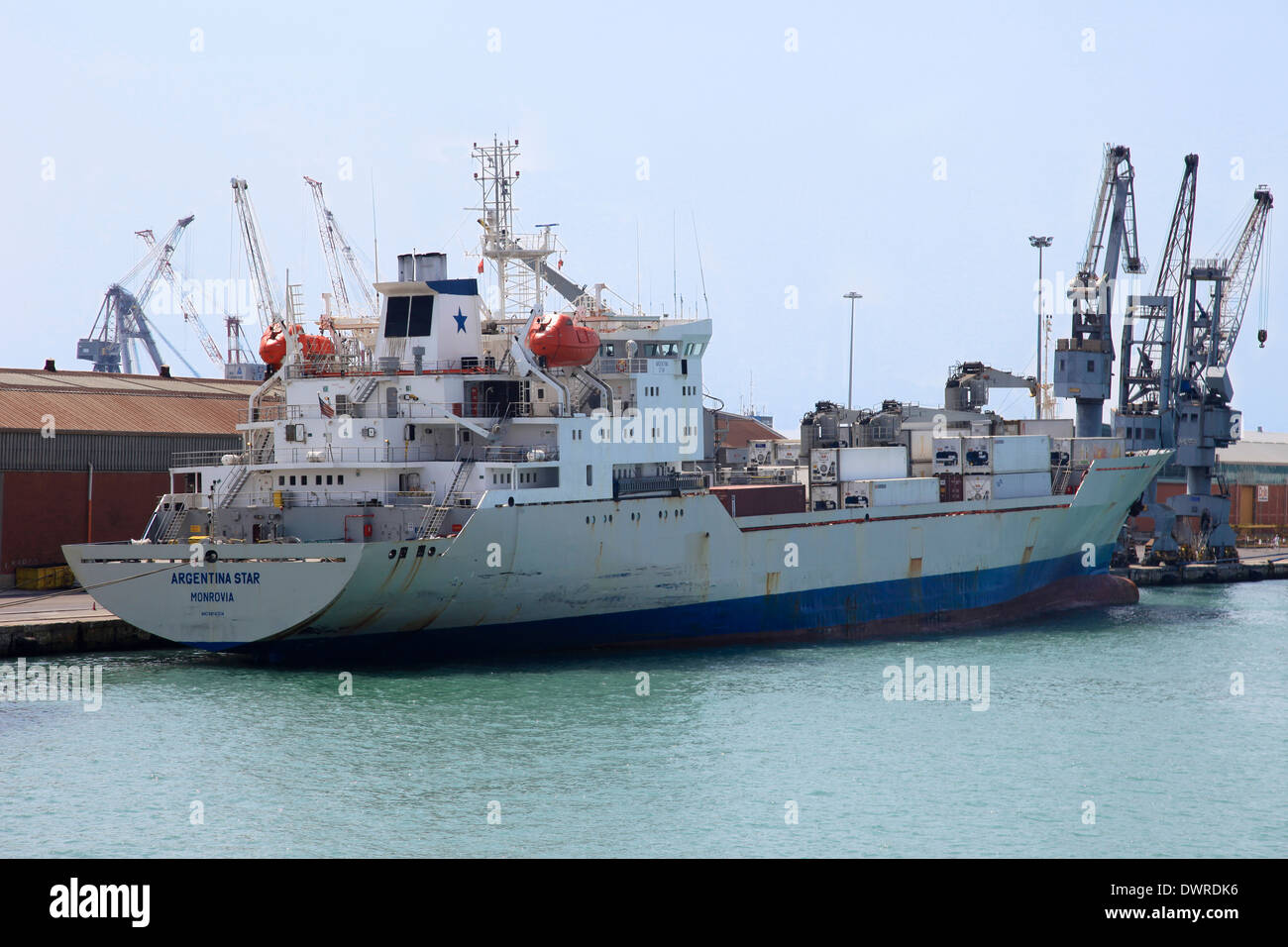 Barco frigorífico ARGENTINA STAR atracó en el puerto de Livorno, Italia Foto de stock