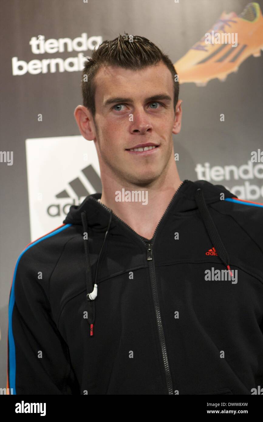Madrid, España. 13 Mar, 2014. Gareth Bale presenta sus nuevas botas Adidas  Predator en Adidas Santiago Bernabeu Almacenar el 13 de marzo de 2014 en  Madrid: Jack crédito Abuin/ZUMAPRESS.com/Alamy Live News Fotografía