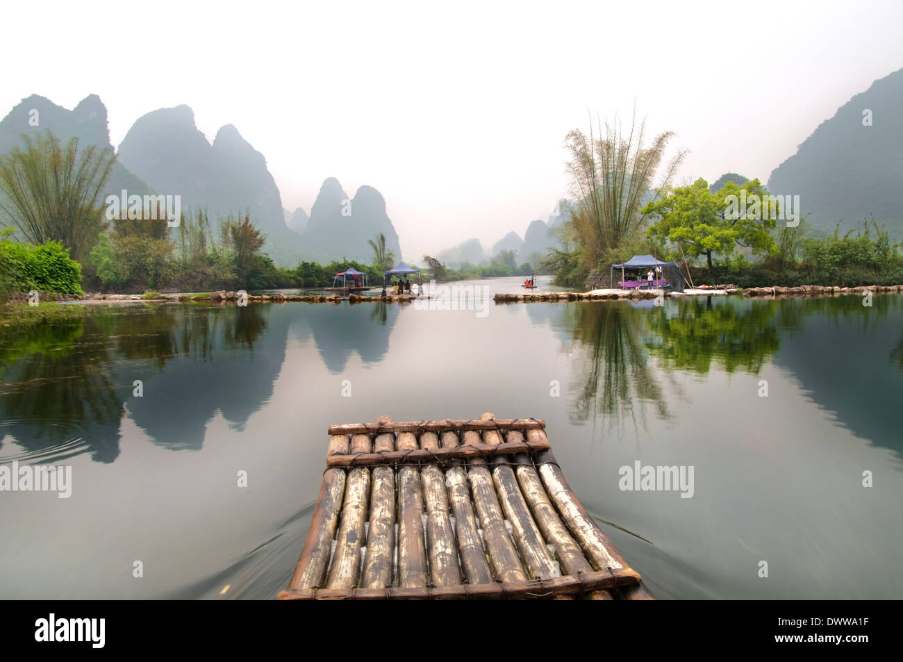 Vista del río Li. China, Yangshuo Guilin, Guangxi. Foto de stock