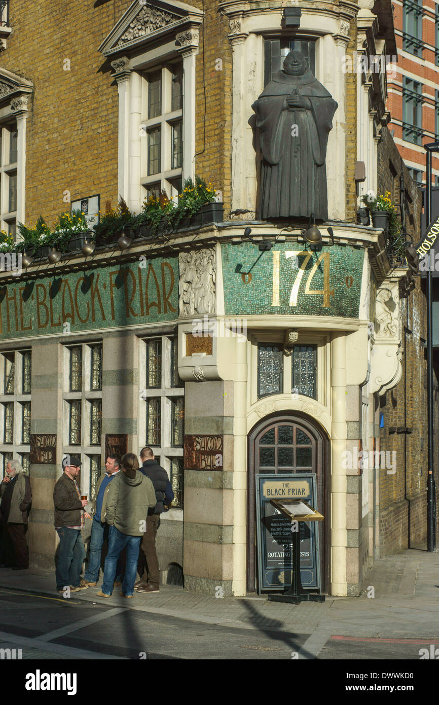 El Blackfriars pub de Londres. Foto de stock