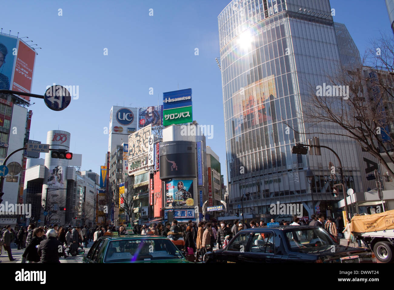 Cruce peatonal en Shibuya, Tokio, Japón Foto de stock