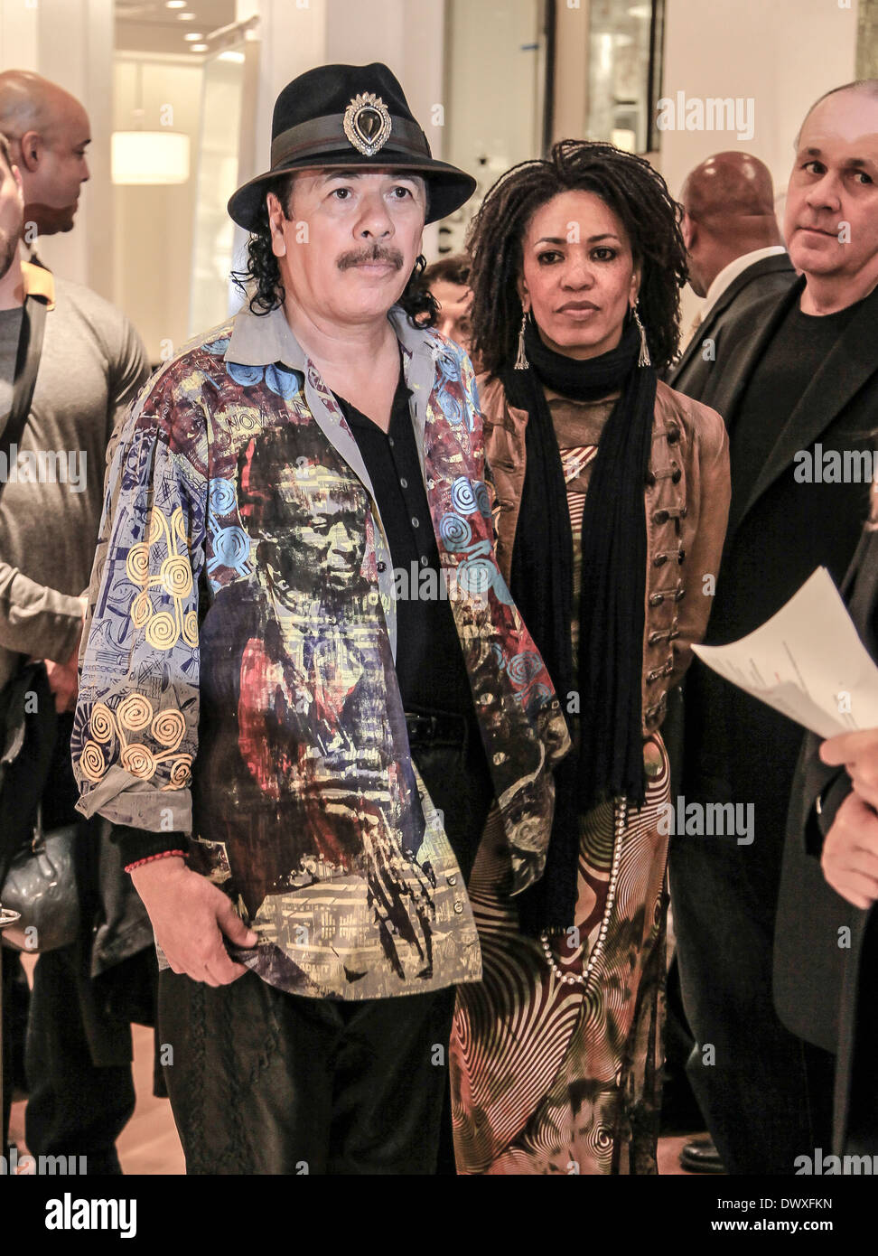 Cindy Blackman-Santana, Carlos Santana, en Macy's y el lanzamiento de la  revista Vanidades celebrando el Mes de la Herencia Hispana. Featuring:  Cindy Blackman-Santana, Carlos Santana, donde: Ciudad de Nueva York,  Estados Unidos