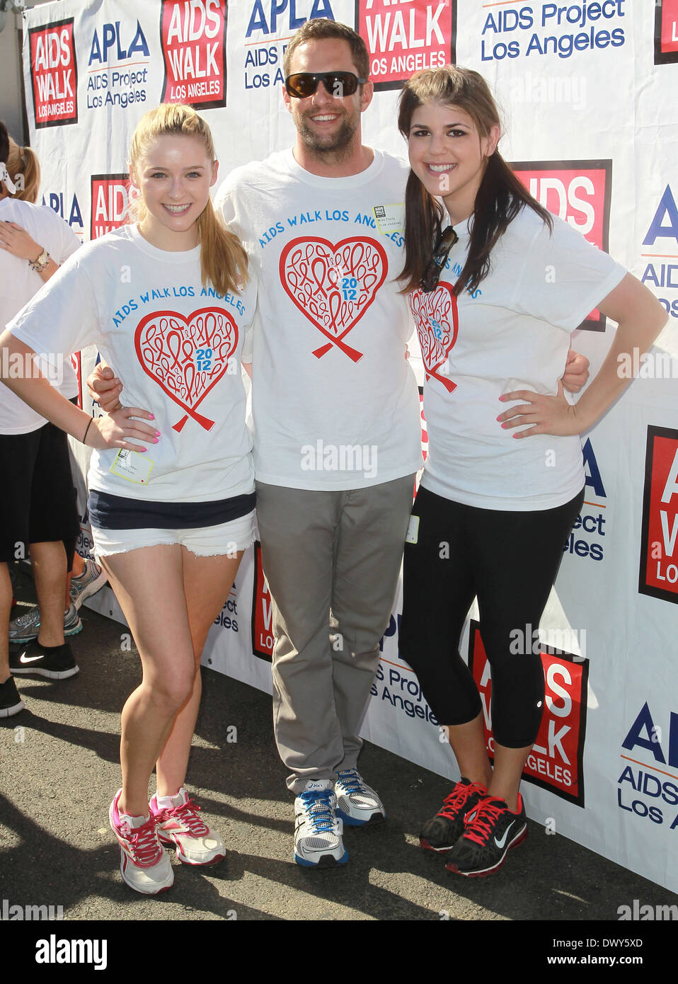 Mike Faiola, Greer Grammer, Molly Tarlov 28ª marcha anual contra el SIDA Los Angeles en West Hollywood de Los Angeles, California - 14.10.12 Con: Mike Faiola, Greer Grammer, Molly Tarlov donde: West Hollywood, California, Estados Unidos cuando: 14 de octubre de 2012 Foto de stock