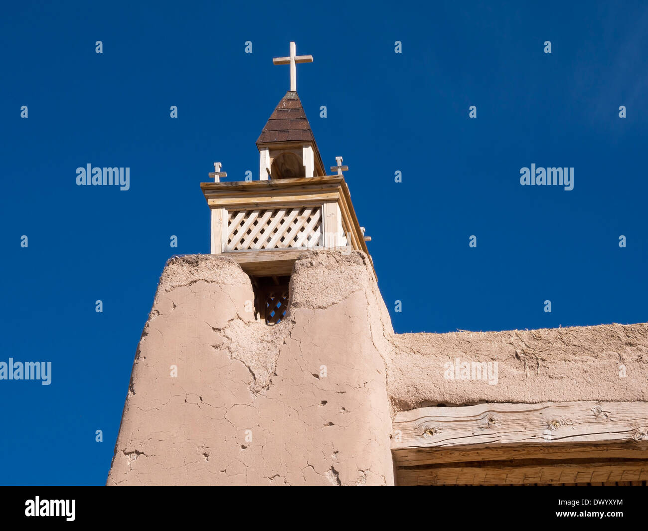 Detalle del adobe tradicional iglesia católica de San José de Gracia en las trampas, Nuevo México, EE.UU. Foto de stock