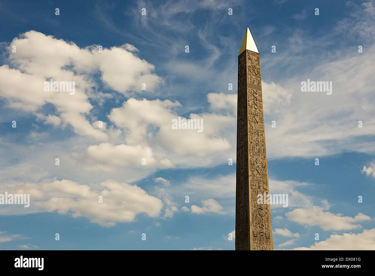 Obelisco en la Plaza de la Concordia Foto de stock