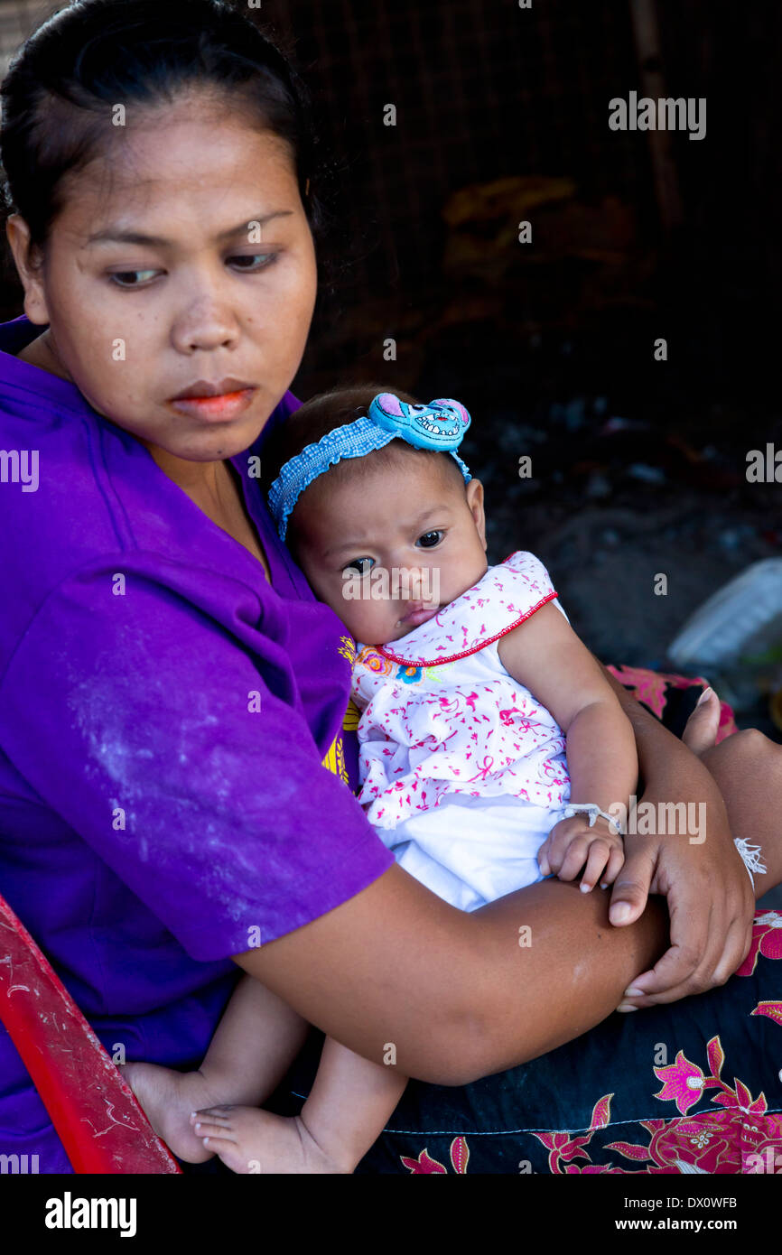 Bebe Gitano Fotos E Imagenes De Stock Alamy