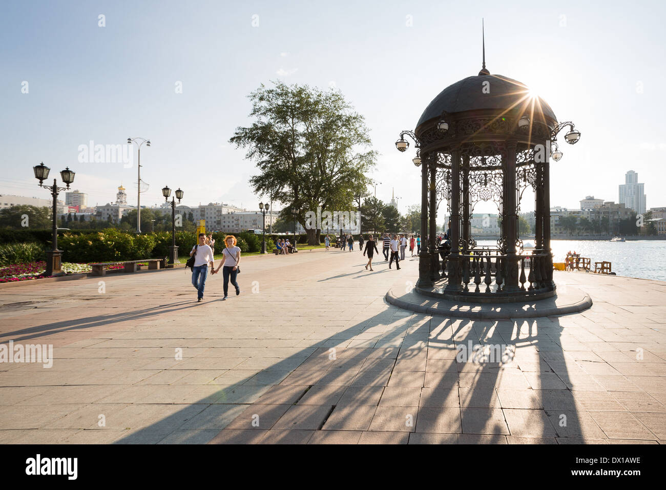 Yekaterinburg centro histórico de la ciudad. Abrir trabajo pabellones de hierro fundido. Foto de stock
