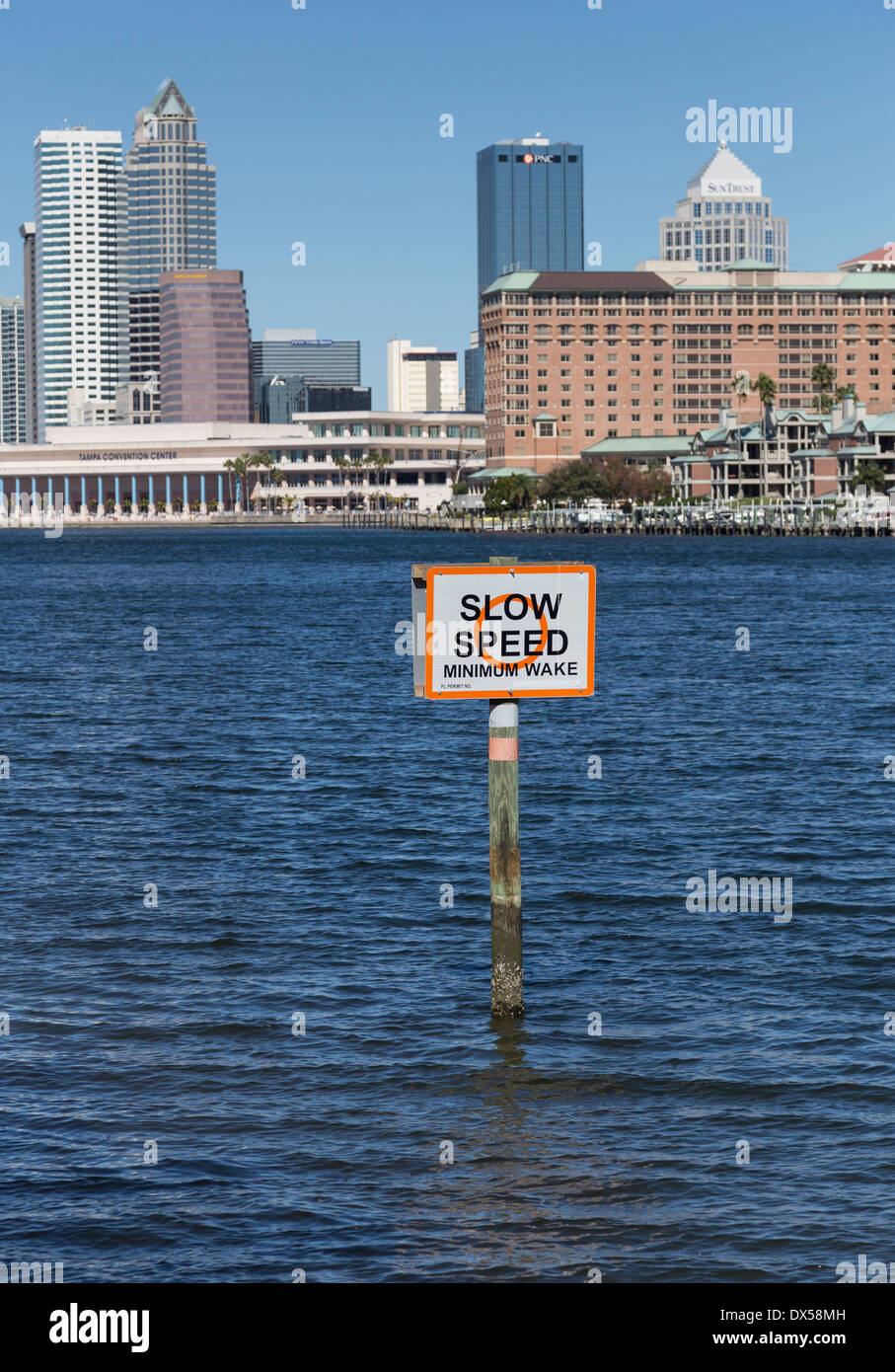 Ciudad y río Hillsborough, Tampa, Florida, EE.UU. Foto de stock
