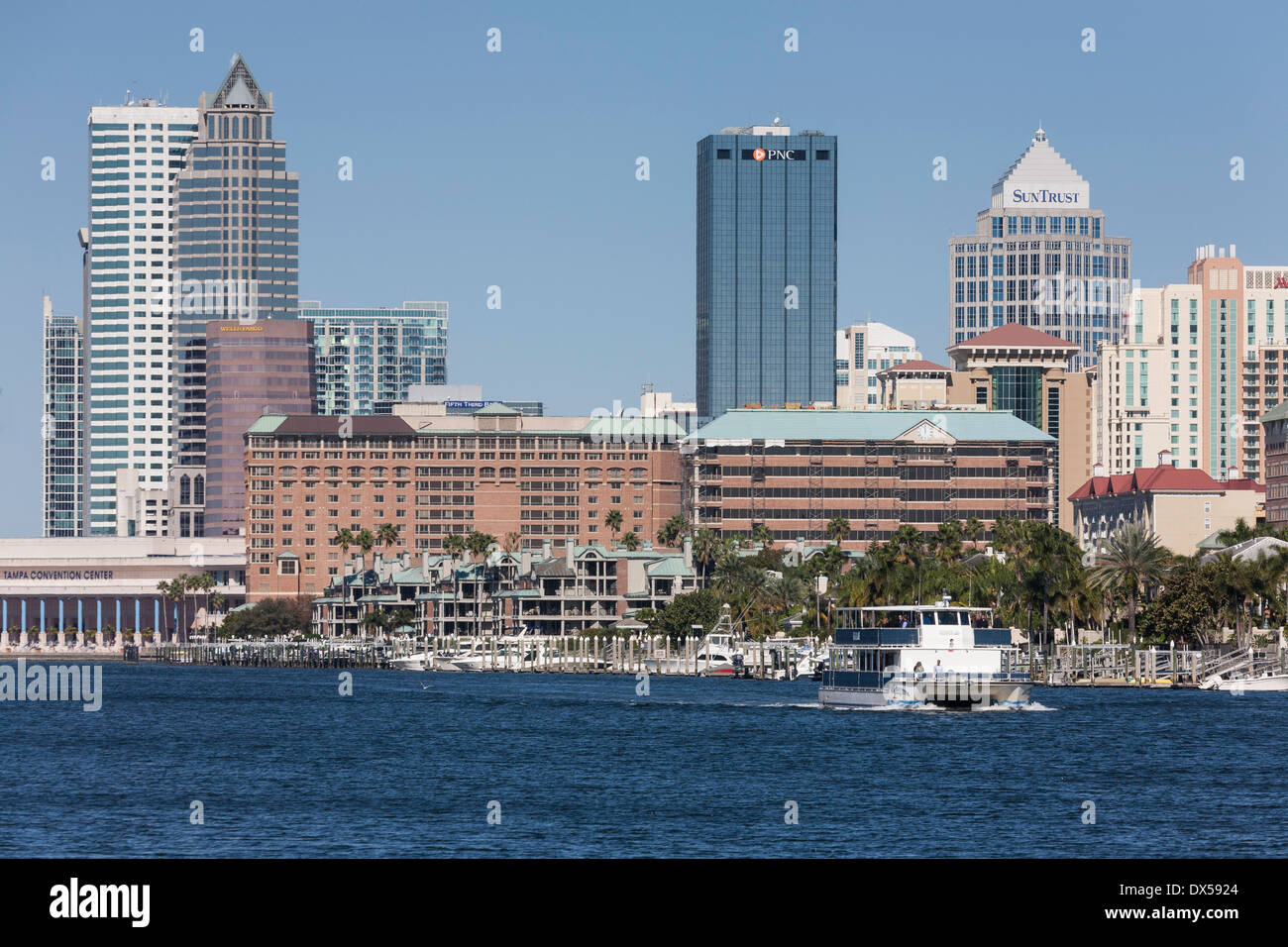 Ciudad y río Hillsborough, Tampa, Florida, EE.UU. Foto de stock