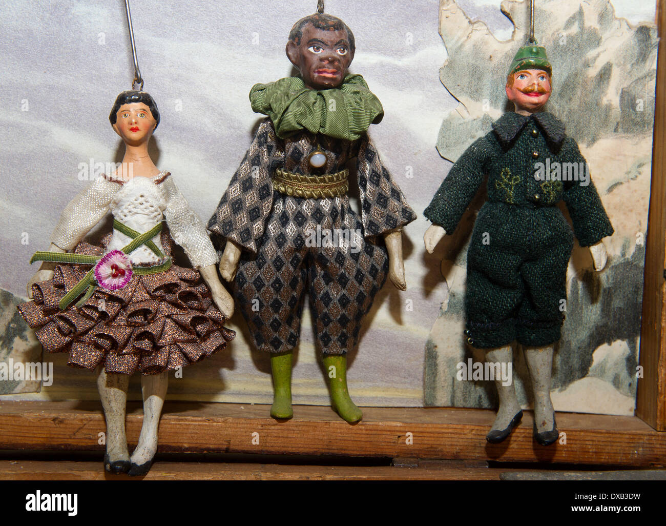 Vitte, Alemania. 20 Mar, 2014. Diez centímetros grandes marionetas de  Bohemia desde el siglo XIX se levantan en el nuevo museo del teatro de  marionetas "Homunkulus' en Hiddensee isla en Vitte, Alemania,