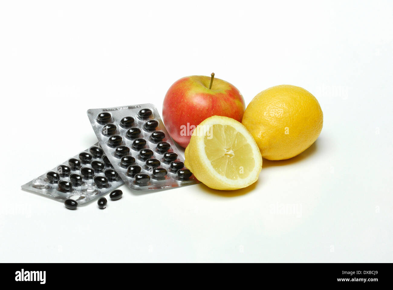 Frutas y suplemento nutricional Foto de stock
